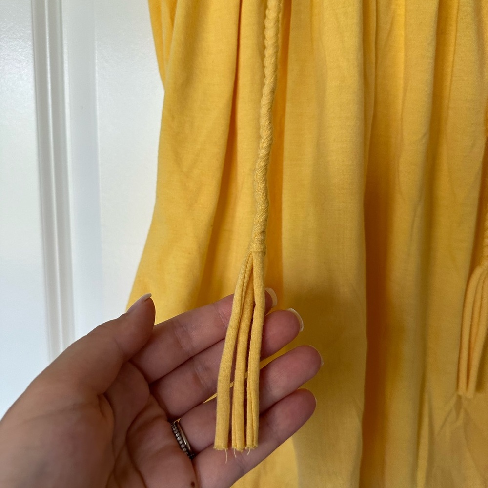 Yellow Scoop Neck Blouse with Braided Ties. Size small. - Picture 4 of 6